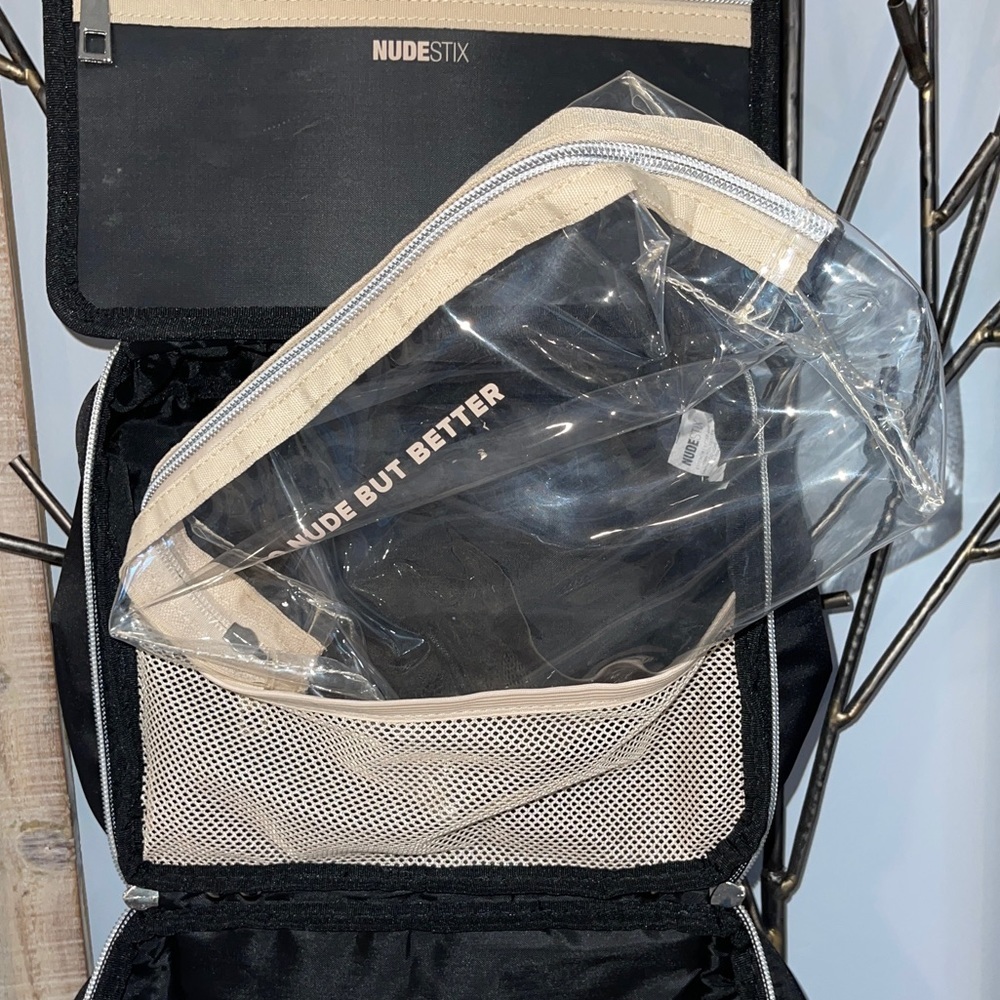 NUDESTIX Hanging Cosmetics Case/Toiletries Case - Picture 10 of 12